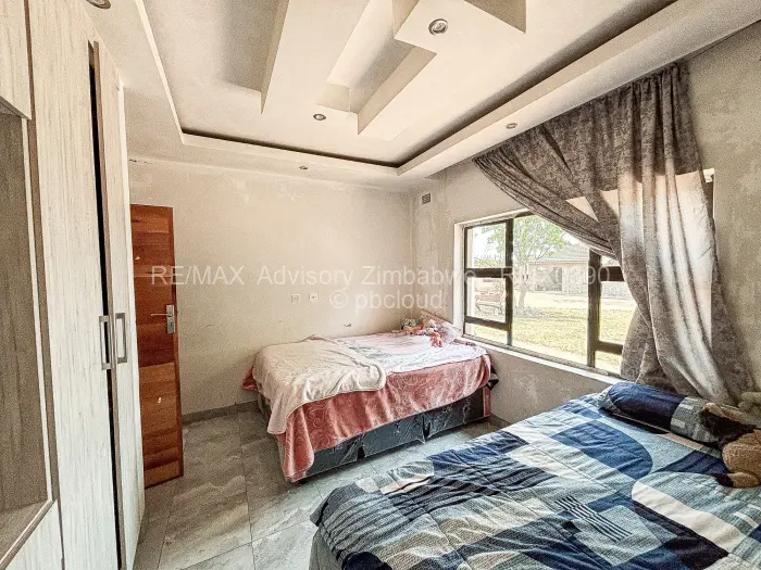 6 Bedroom House for Sale in Ruwa, Ruwa