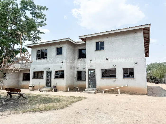 6 Bedroom House for Sale in Ruwa, Ruwa