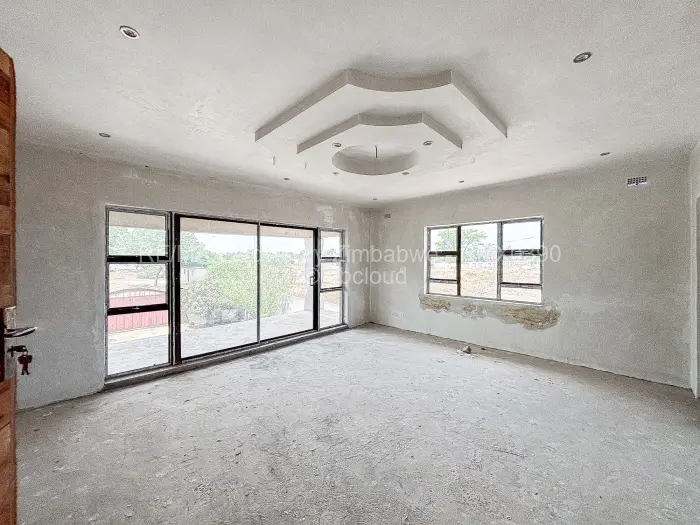 6 Bedroom House for Sale in Ruwa, Ruwa