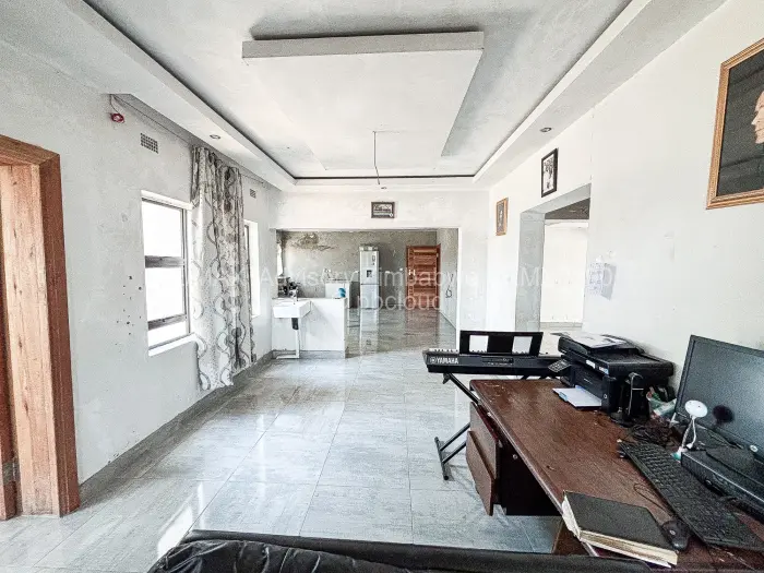 6 Bedroom House for Sale in Ruwa, Ruwa