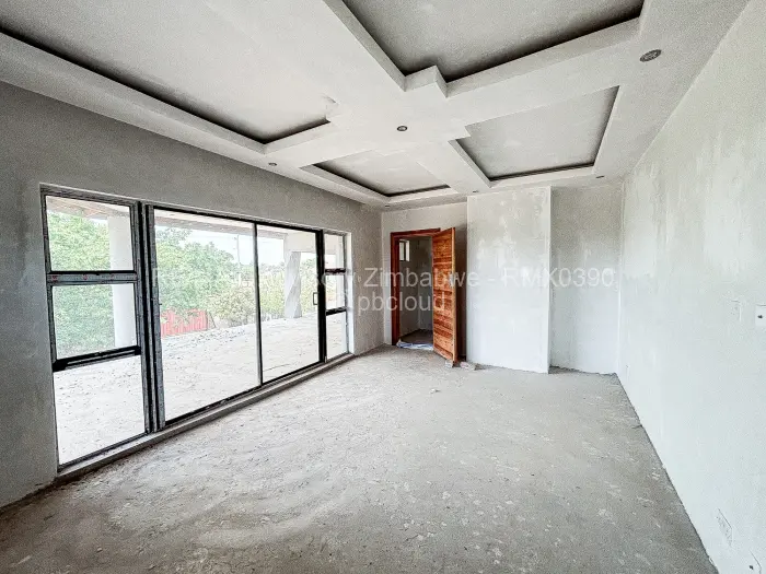 6 Bedroom House for Sale in Ruwa, Ruwa