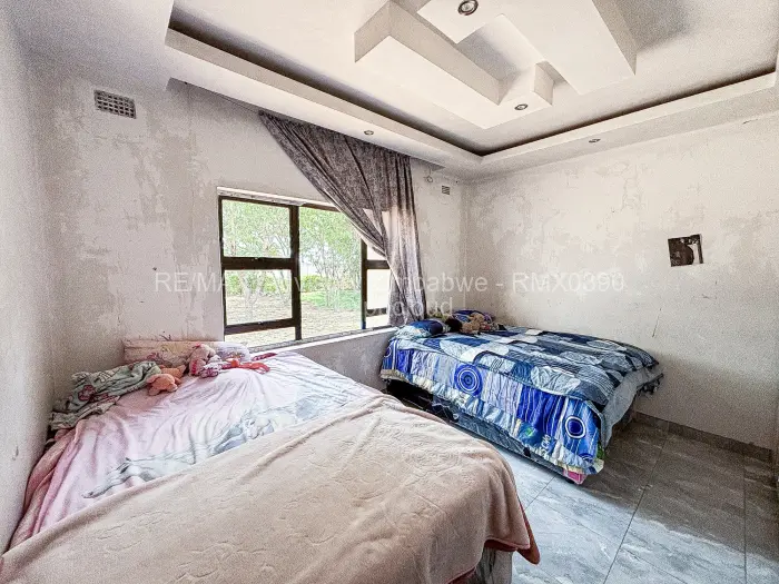 6 Bedroom House for Sale in Ruwa, Ruwa