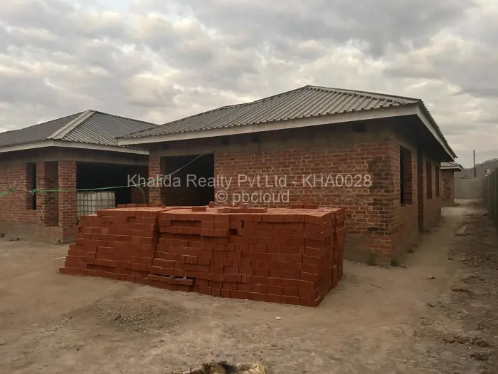 7 Bedroom House for Sale in Mwashuma Park, Harare