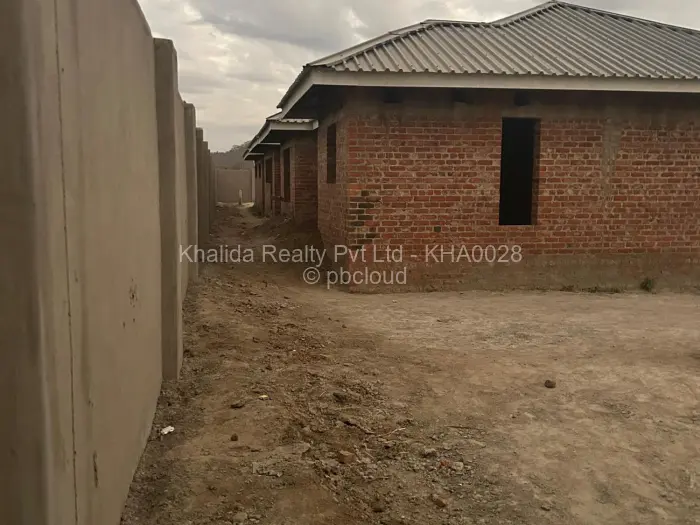 7 Bedroom House for Sale in Mwashuma Park, Harare