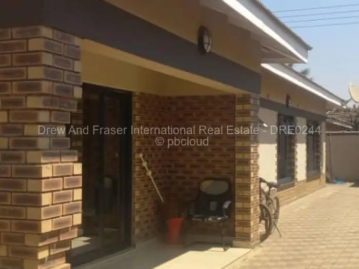 4 Bedroom House for Sale in Nkwisi Gardens, Harare