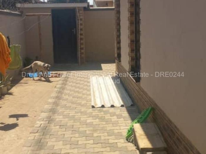 4 Bedroom House for Sale in Nkwisi Gardens, Harare