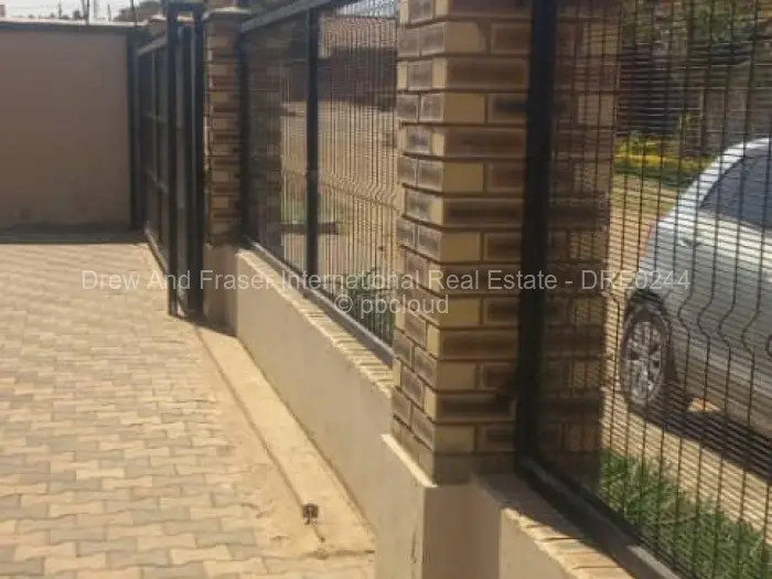 4 Bedroom House for Sale in Nkwisi Gardens, Harare