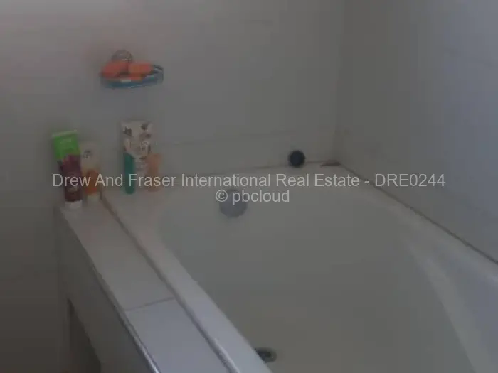 4 Bedroom House for Sale in Nkwisi Gardens, Harare