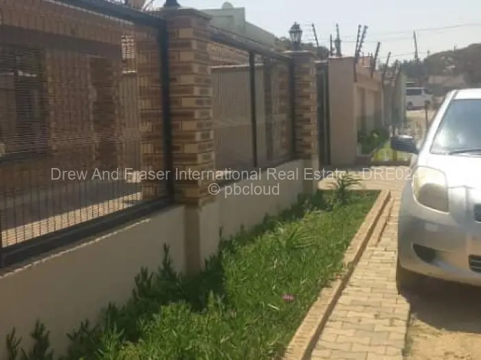4 Bedroom House for Sale in Nkwisi Gardens, Harare