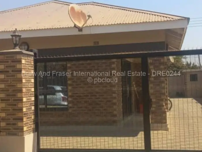 4 Bedroom House for Sale in Nkwisi Gardens, Harare