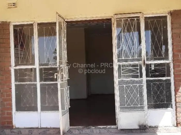 4 Bedroom House for Sale in Chitungwiza, Chitungwiza