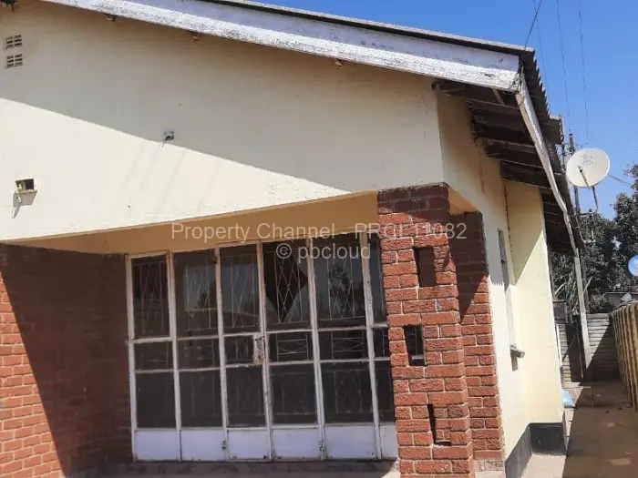 4 Bedroom House for Sale in Chitungwiza, Chitungwiza