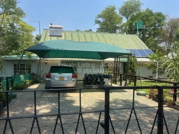 3 Bedroom House for Sale in Lake Chivero, Lake Chivero