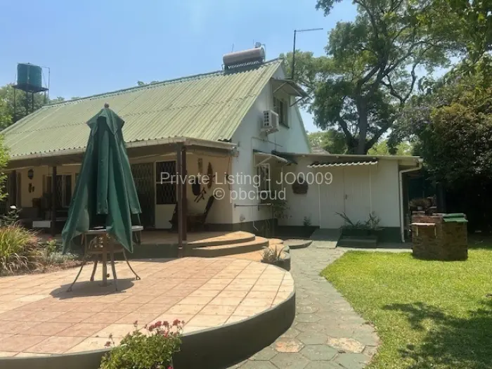 3 Bedroom House for Sale in Lake Chivero, Lake Chivero