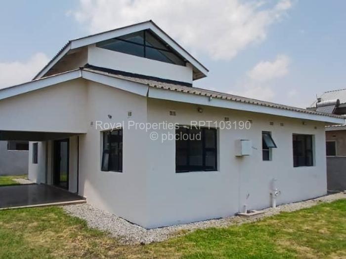 Townhouse/Cluster for Sale in Arlington, Harare