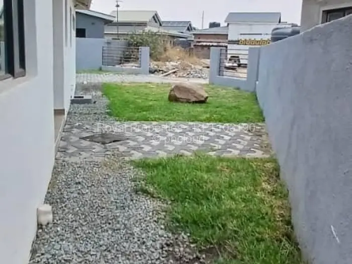 Townhouse/Complex/Cluster for Sale in Arlington, Harare