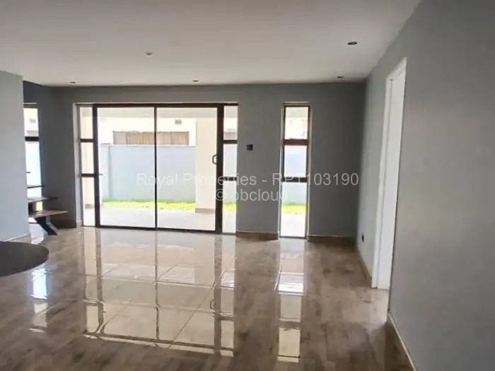 Townhouse/Complex/Cluster for Sale in Arlington, Harare
