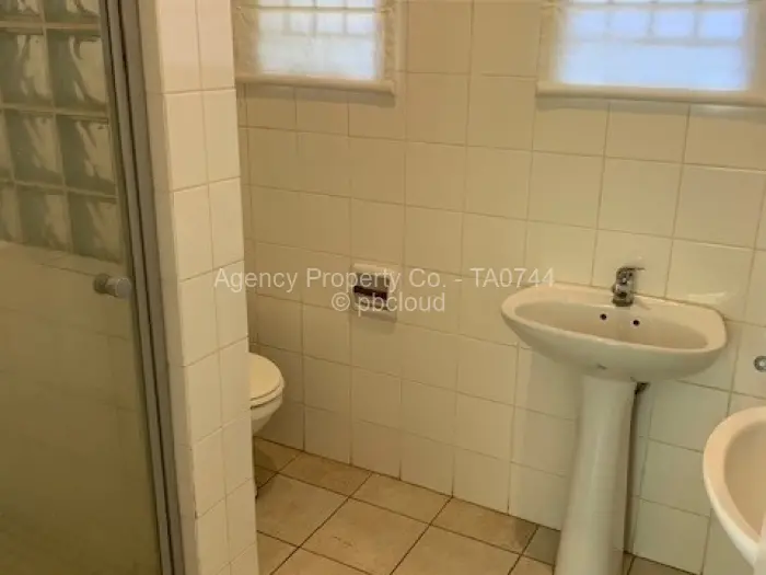 4 Bedroom House to Rent in Chisipite