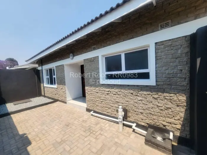 Townhouse/Complex/Cluster to Rent in Greendale North, Harare