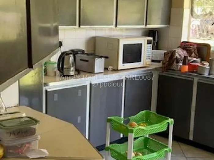 3 Bedroom House for Sale in Ilanda, Bulawayo