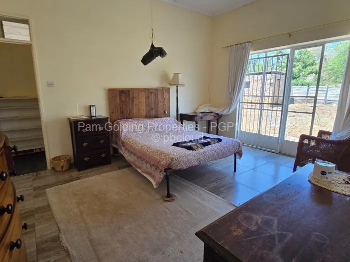 4 Bedroom House for Sale in Hillside Byo, Bulawayo