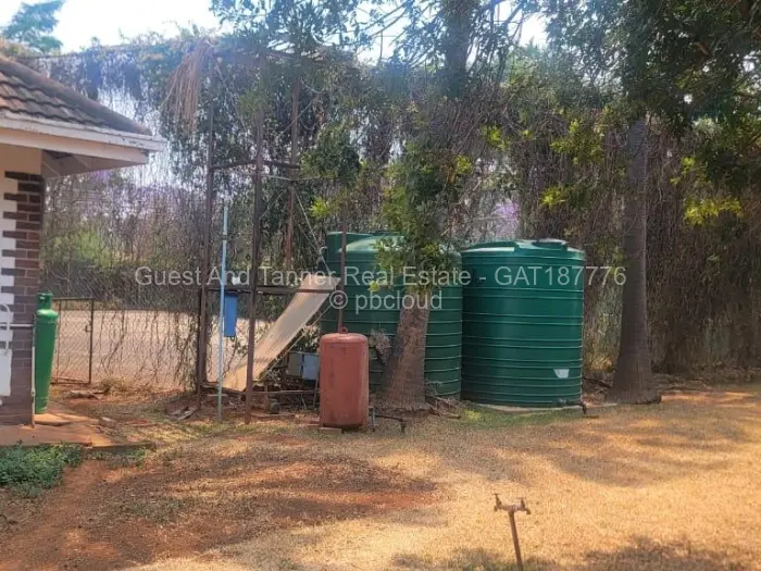 7 Bedroom House for Sale in Borrowdale, Harare