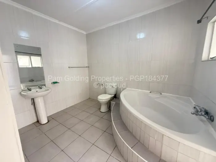 4 Bedroom House for Sale in Selbourne Park, Bulawayo