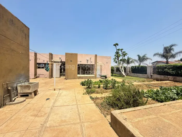 4 Bedroom House for Sale in Selbourne Park, Bulawayo