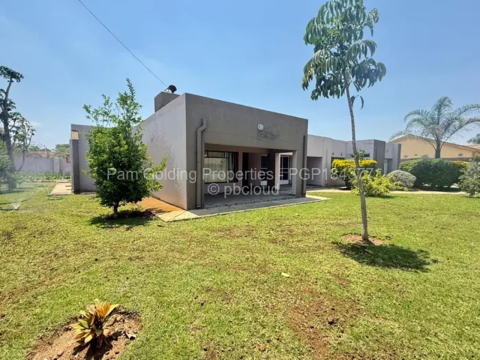 4 Bedroom House for Sale in Selbourne Park, Bulawayo