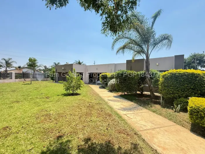 4 Bedroom House for Sale in Selbourne Park, Bulawayo