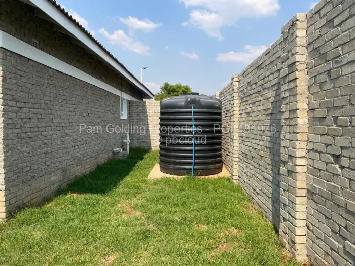 Townhouse/Complex/Cluster to Rent in Greendale