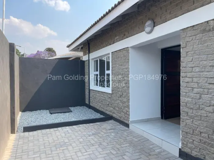 Townhouse/Complex/Cluster to Rent in Greendale