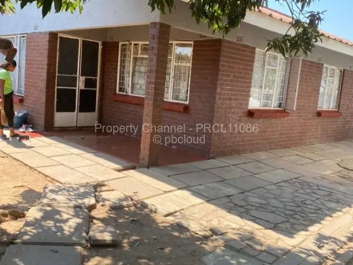 4 Bedroom House for Sale in Mabvuku, Harare