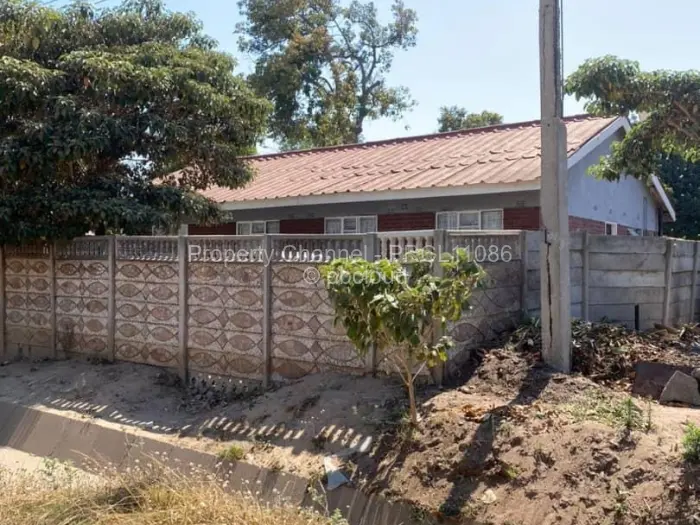 4 Bedroom House for Sale in Mabvuku, Harare