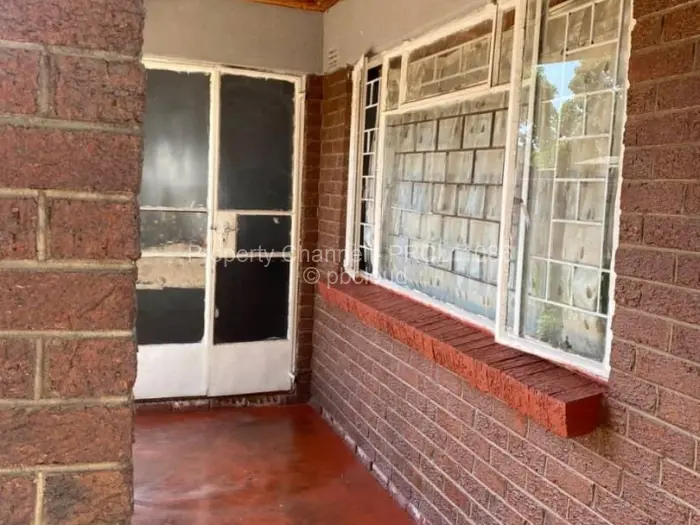 4 Bedroom House for Sale in Mabvuku, Harare