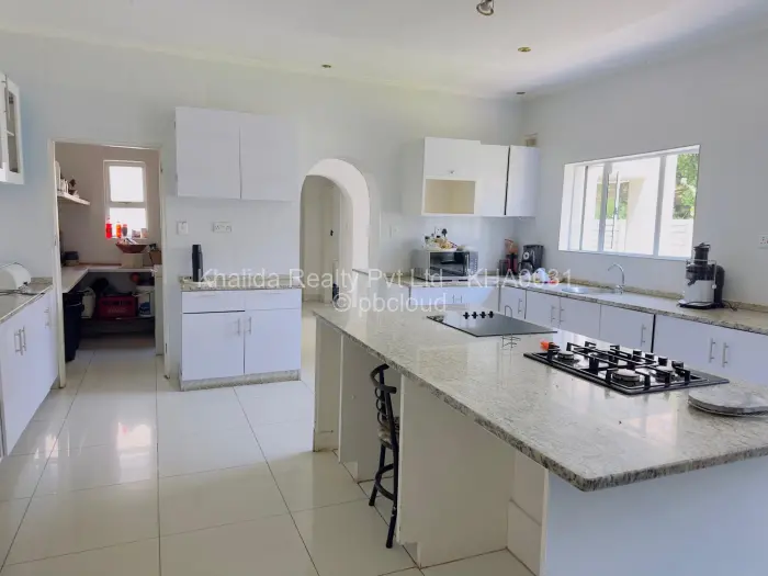 5 Bedroom House for Sale in Chisipite, Harare