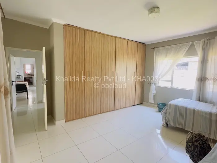 5 Bedroom House for Sale in Chisipite, Harare