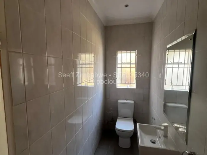 5 Bedroom House to Rent in Borrowdale