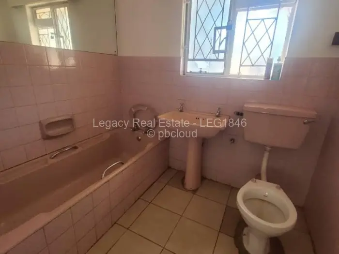 4 Bedroom House to Rent in Greystone Park