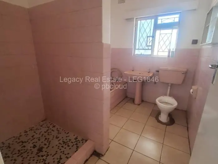 4 Bedroom House to Rent in Greystone Park