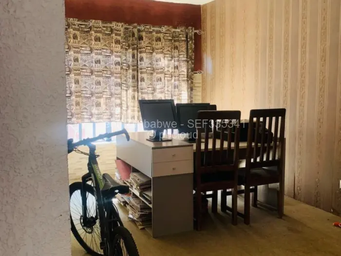 6 Bedroom House for Sale in Hogerty Hill, Harare