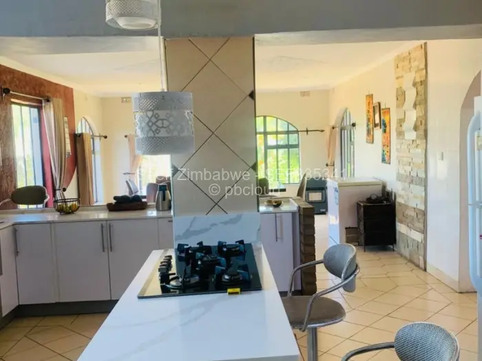 6 Bedroom House for Sale in Hogerty Hill, Harare