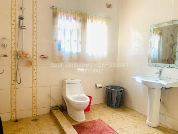 6 Bedroom House for Sale in Hogerty Hill, Harare