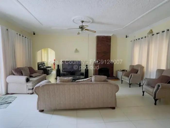 3 Bedroom House to Rent in Chisipite, Harare