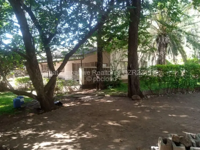 4 Bedroom House for Sale in Chiredzi, Chiredzi
