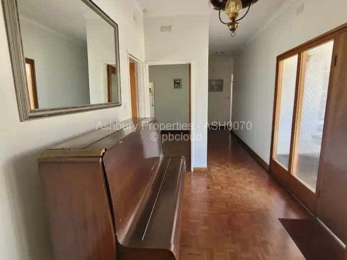 6 Bedroom House for Sale in Alexandra Park, Harare