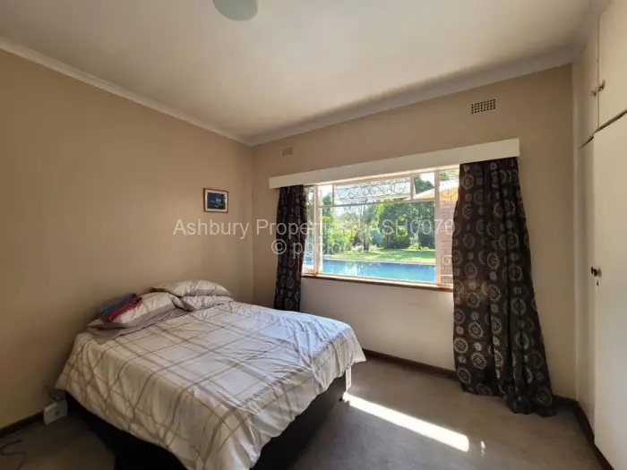 6 Bedroom House for Sale in Alexandra Park, Harare