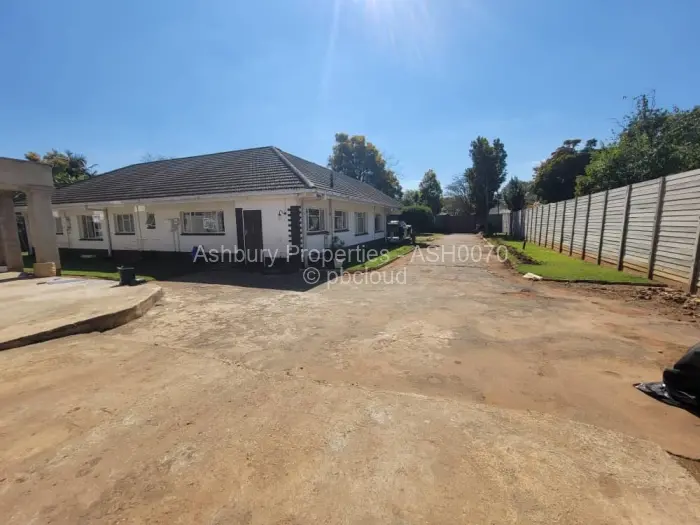 6 Bedroom House for Sale in Alexandra Park, Harare