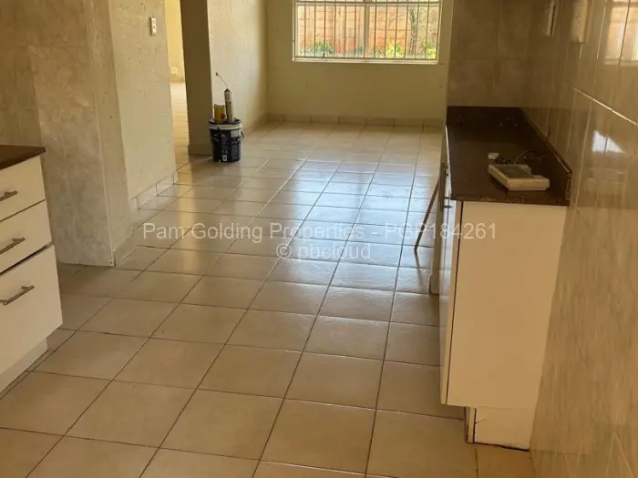 Townhouse/Complex/Cluster to Rent in Mandara