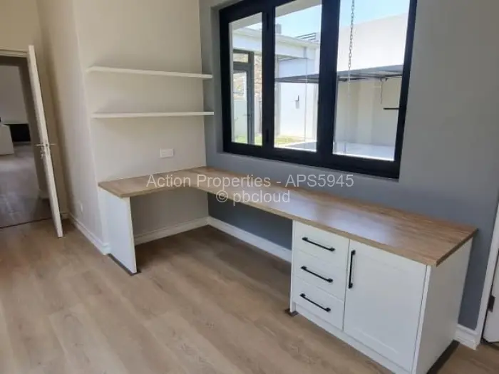 Townhouse/Complex/Cluster to Rent in Newlands